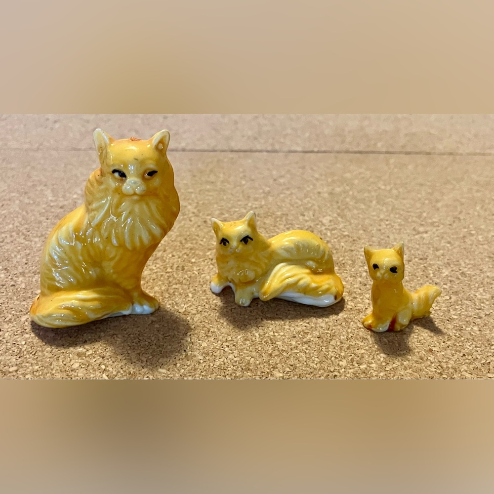 Vintage china persian cat figures